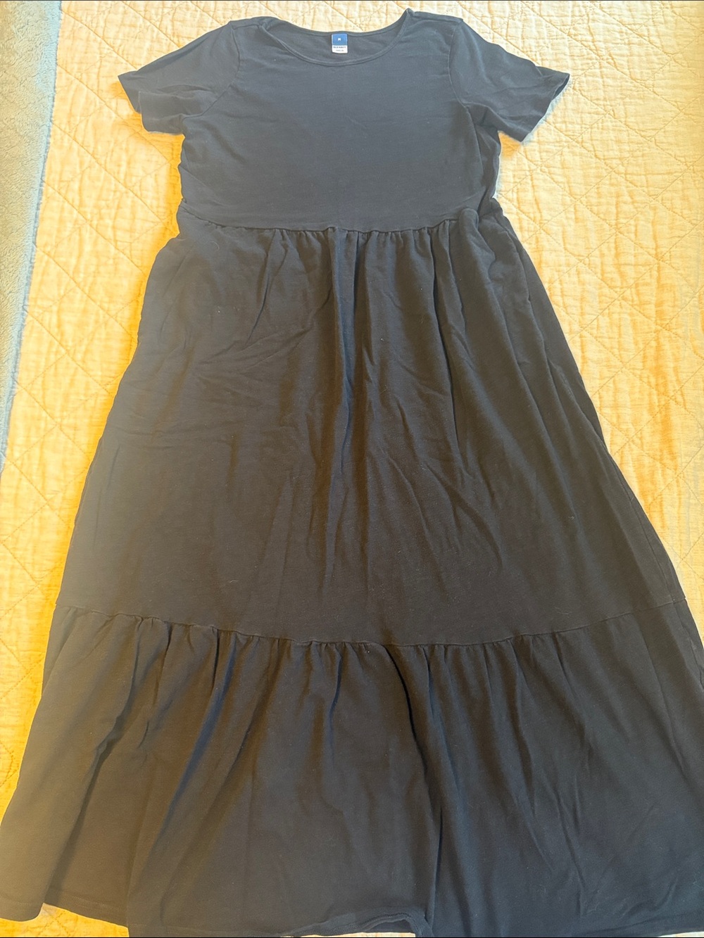 Old Navy tiered midi dress - Picture 3 of 7